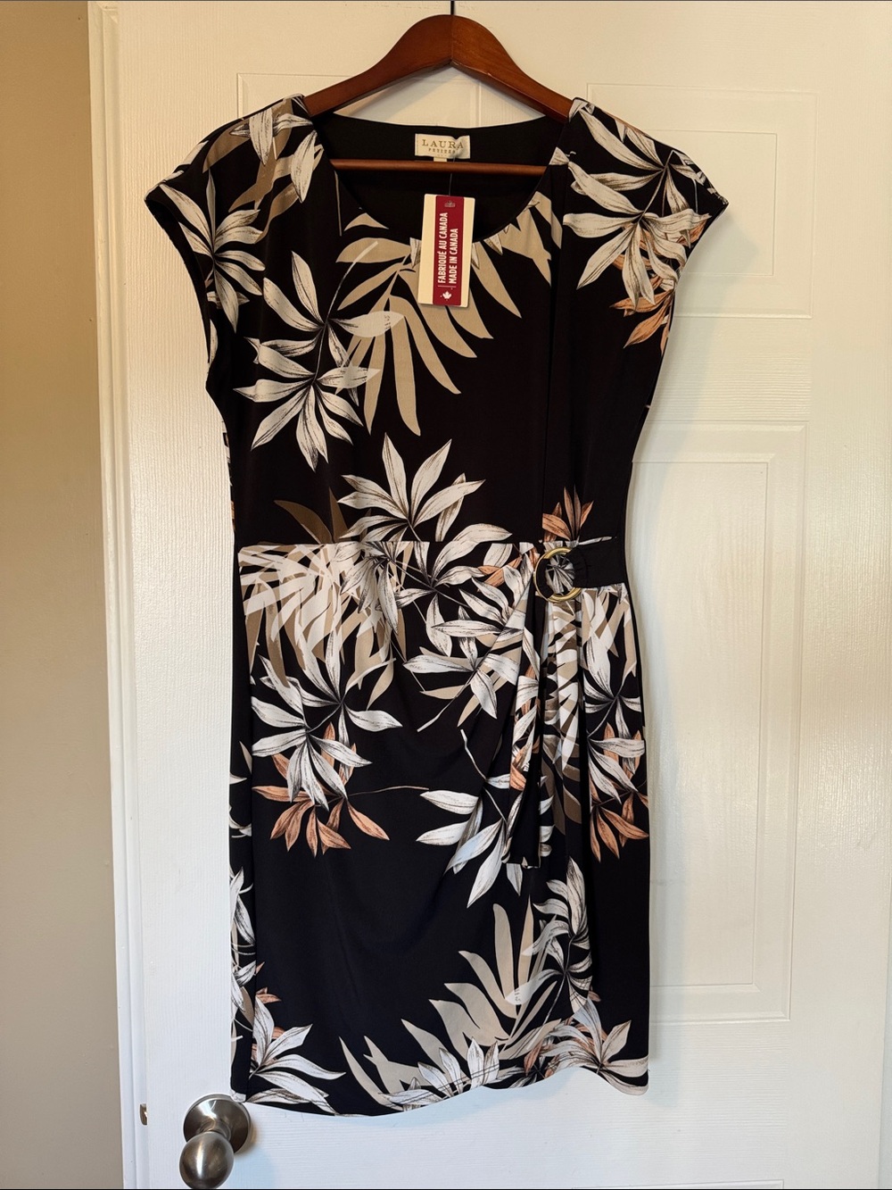 NWT Laura Leaf Motif Dress